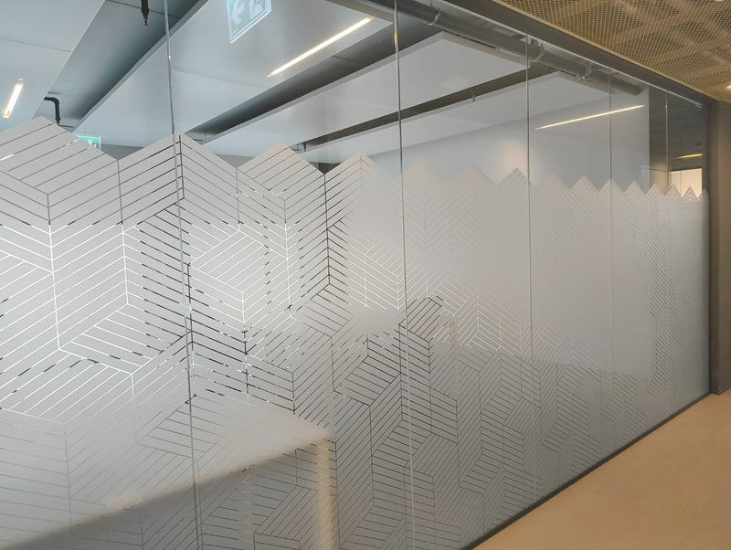 Sichtschutzfolie Büro Zürich – Glasfolierung Sitzungszimmer Foliqo